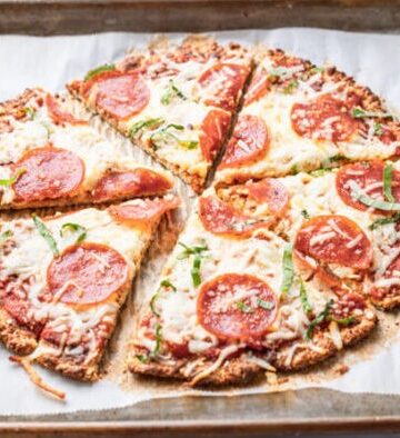 BEST CAULIFLOWER PIZZA CRUST