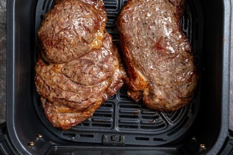Juicy Air Fryer Steak (Quick & Easy)